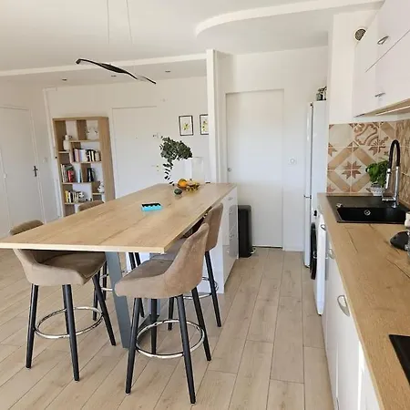 Appartement Hauteur D'antibes 3 Pièces Vue Et Montagne Calanques Antibes